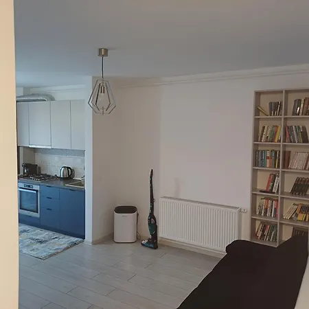 בראשוב Ariel Apartment - Balcony & Free Parking מראה חיצוני תמונה