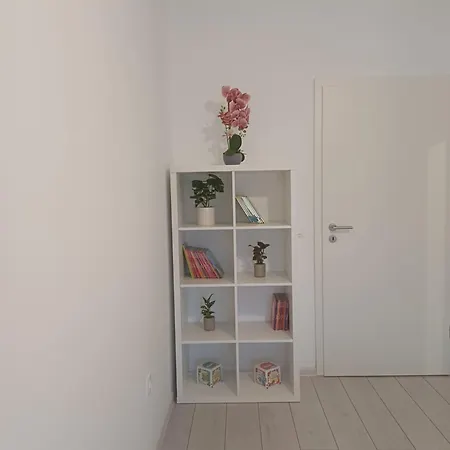 בראשוב Ariel Apartment - Balcony & Free Parking מראה חיצוני תמונה