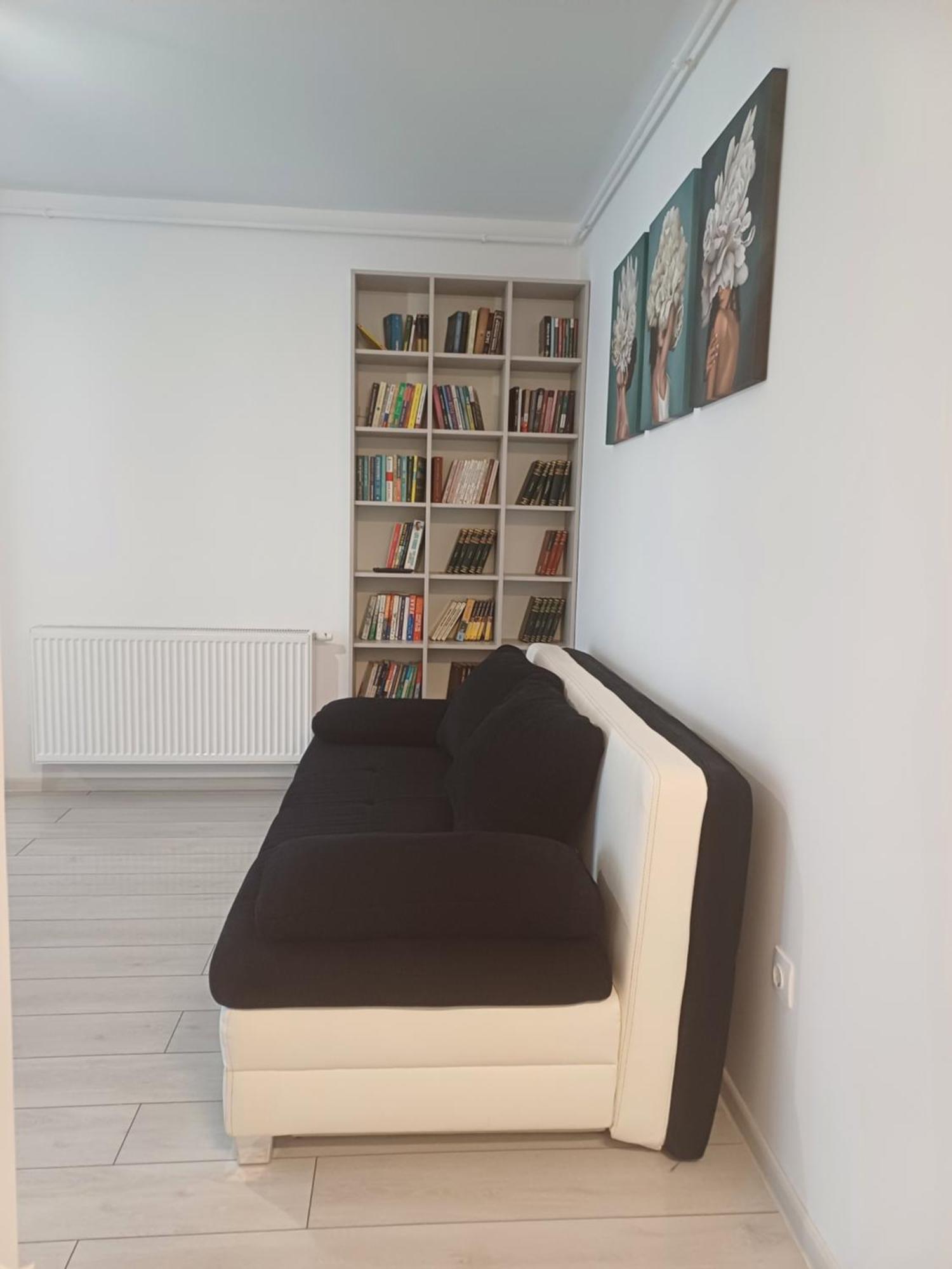 Ariel - Balcony & Free Parking Apartment