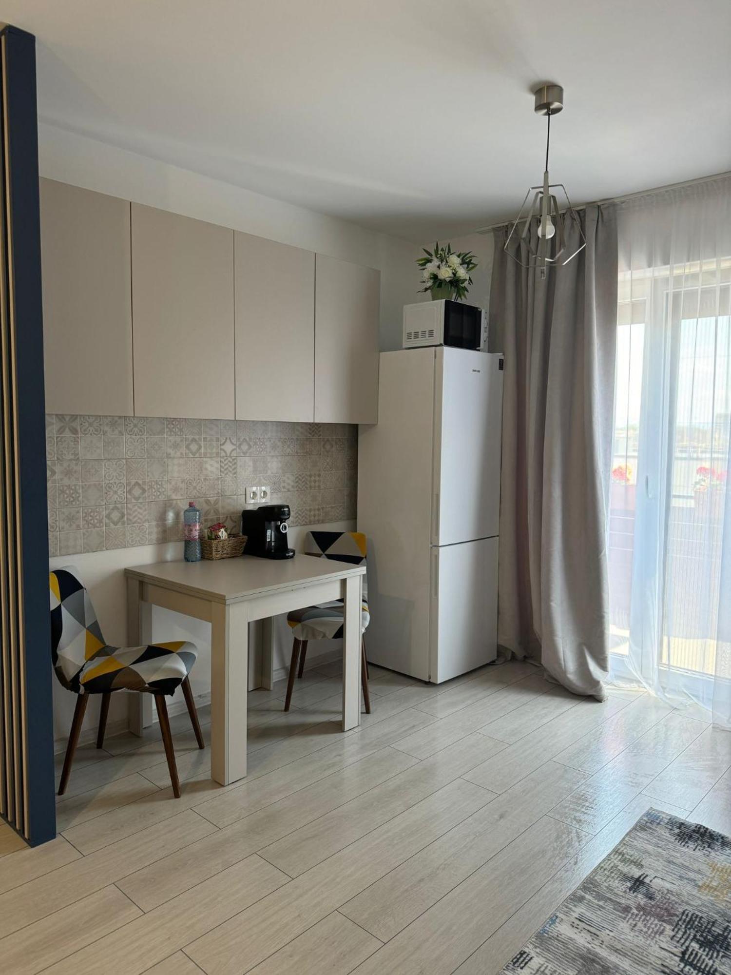 Apartment Ariel - Balcony & Free Parking *